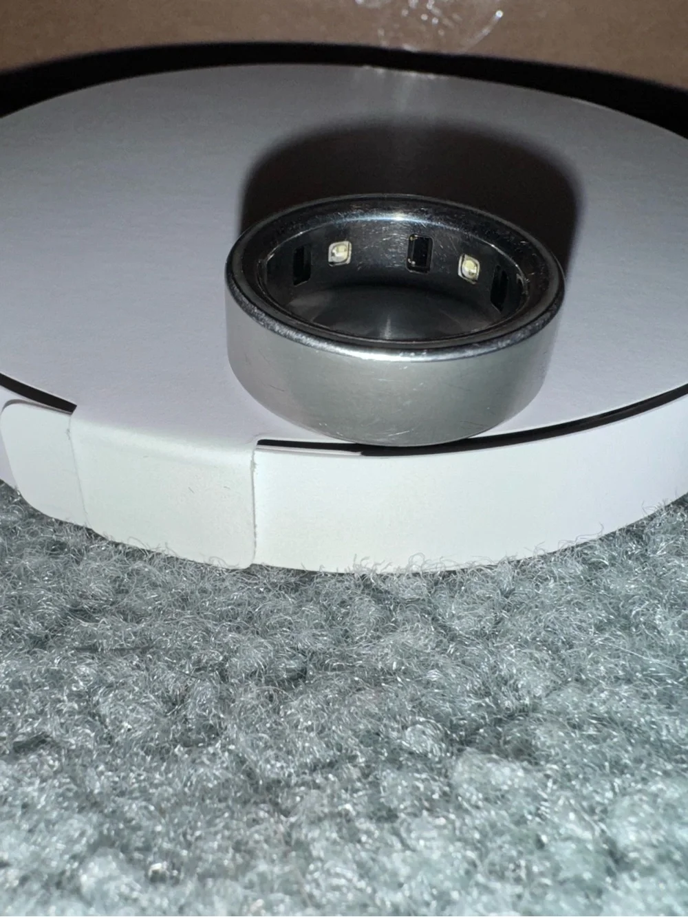 oura ring 4 size 9 brushed silver -battery issue